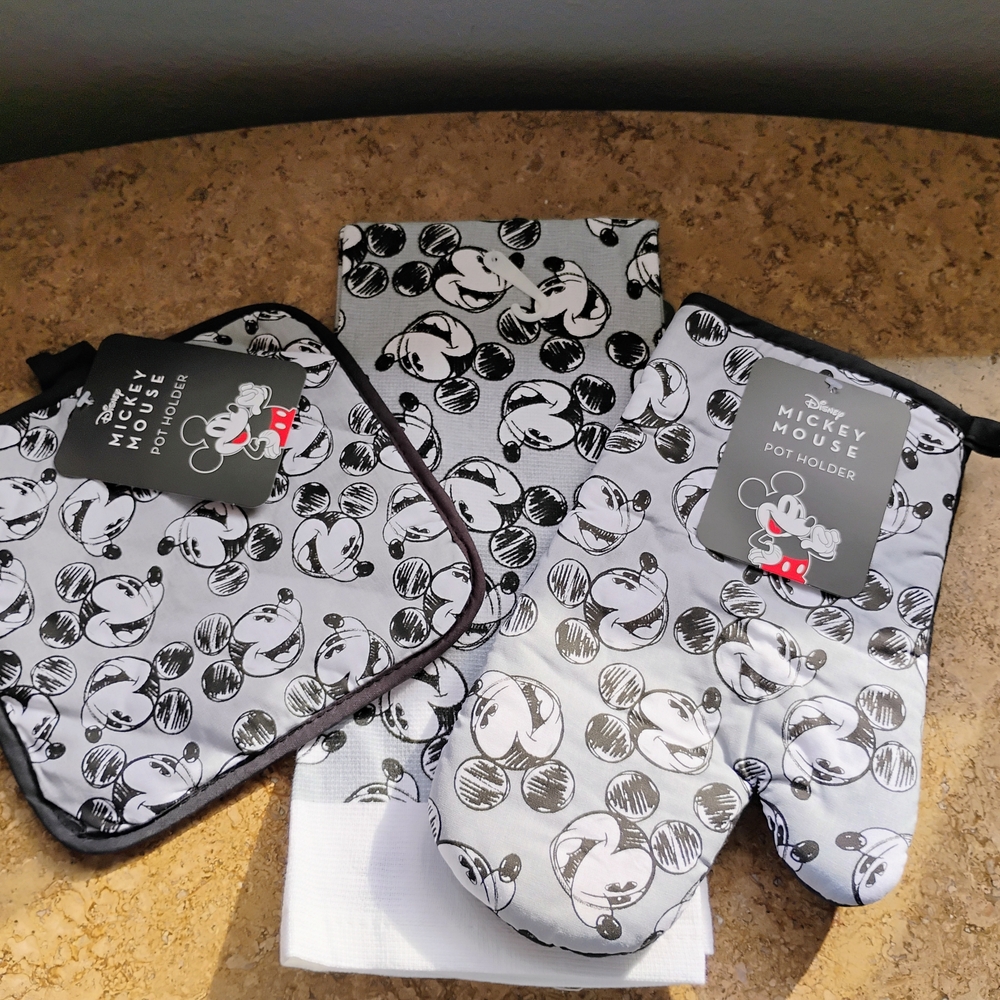 Disney Mickey Mouse Pot Holder Set - Black and White